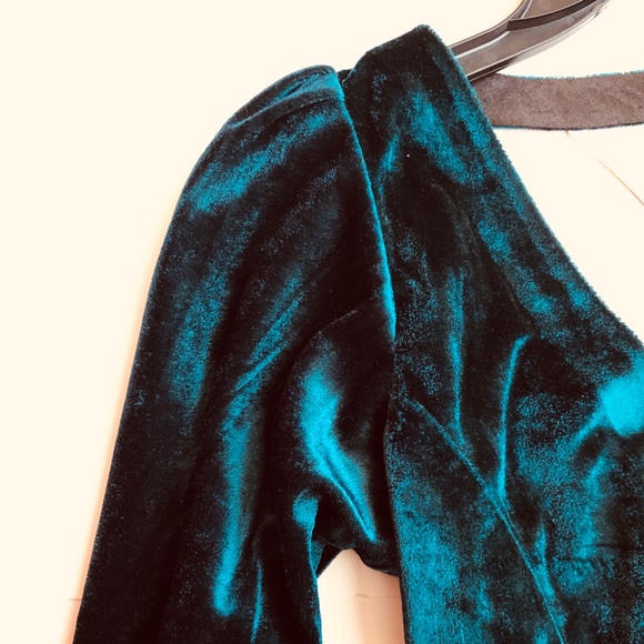 Velvet Dress - Picture 4 of 6